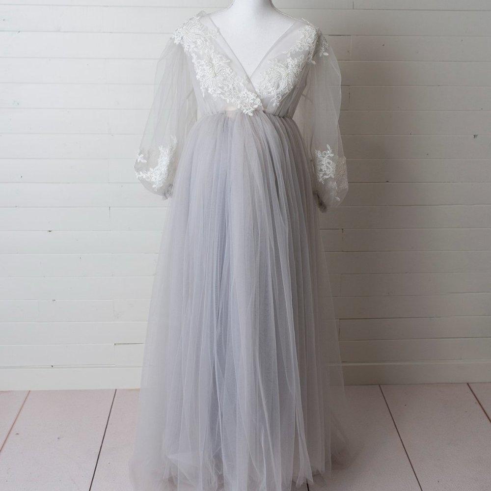 Gray/White Tulle & Lace Maternity Gown 